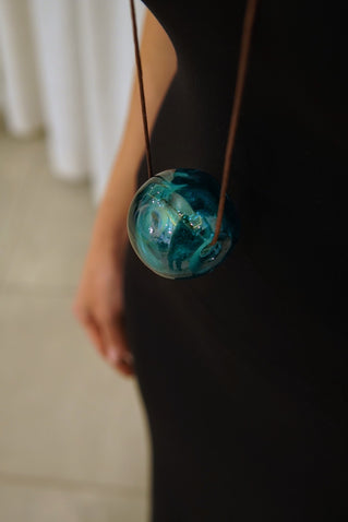 ПРИКРАСА КУЛЯ З ГУТНОГО СКЛА COSMIC GREEN