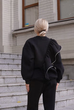 КОСТЮМ З ВОЛАНОМ ТА СТРАЗОВОЮ СТРІЧКОЮ