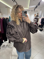 ШОКОЛАДНА СОРОЧКА ТРОЯНДА З ДЕКОРОВАНИМ РУКАВОМ