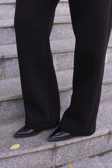 КОСТЮМ З ВОЛАНОМ ТА СТРАЗОВОЮ СТРІЧКОЮ