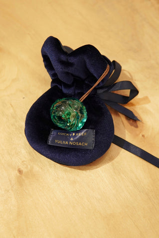 ПРИКРАСА КУЛЯ З ГУТНОГО СКЛА СМАРАГД