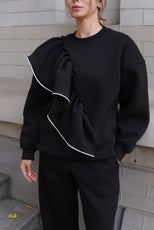 КОСТЮМ З ВОЛАНОМ ТА СТРАЗОВОЮ СТРІЧКОЮ